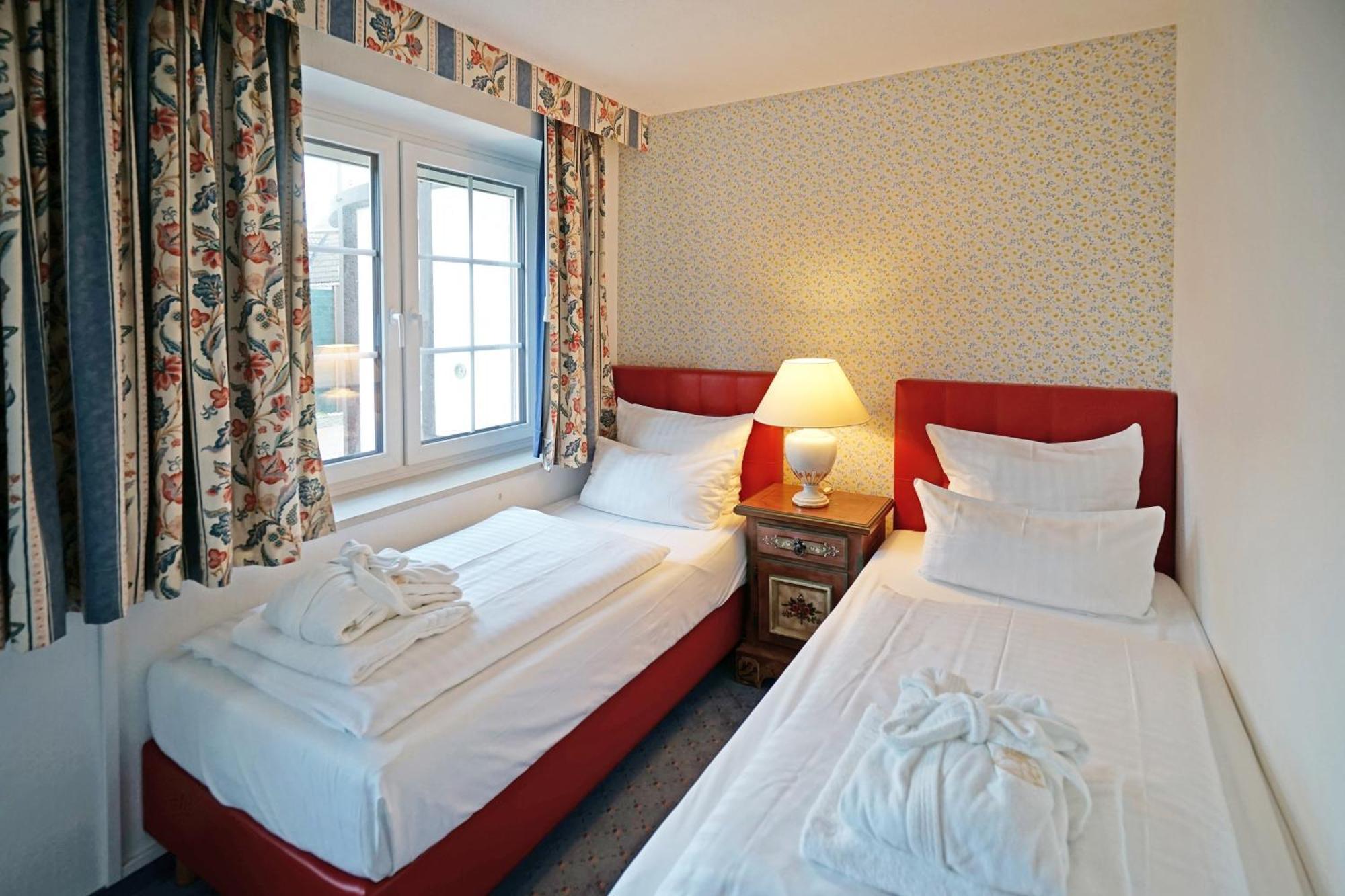Hotel Appartement Landhaus Stutzi - Hotel Strandperle 쿡스하펜 외부 사진