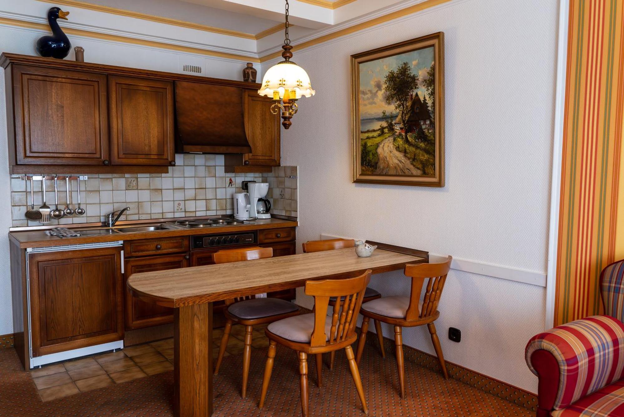 Hotel Appartement Landhaus Stutzi - Hotel Strandperle 쿡스하펜 외부 사진
